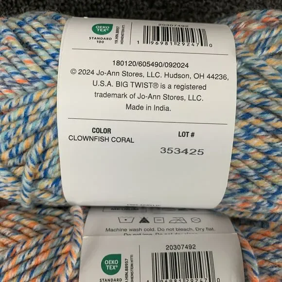 Lot Of 3 Big Twist Lollipop Twistie Clownfish Coral Yarn Medium (4) 98.4yd 3.5oz - Picture 6 of 6